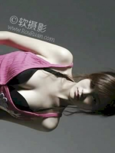 Hot-girl-khien-cu-dan-mang-trung-quoc-phat-sot-1